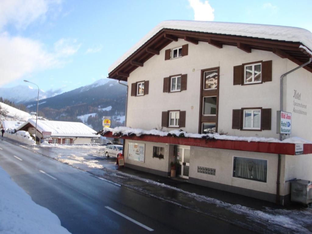 Hotel Old-Jnn Saas im Prattigau Exterior foto
