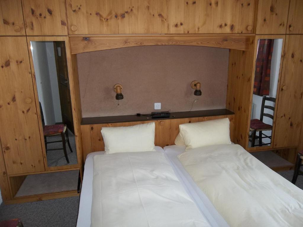 Hotel Old-Jnn Saas im Prattigau Quarto foto