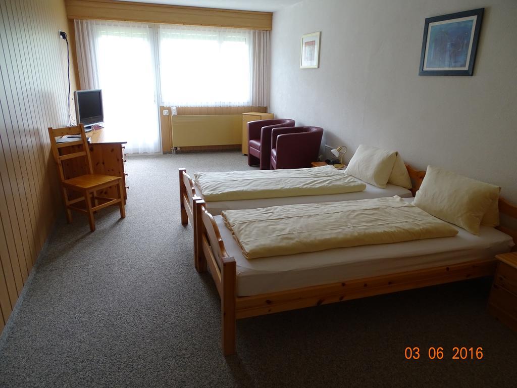 Hotel Old-Jnn Saas im Prattigau Quarto foto