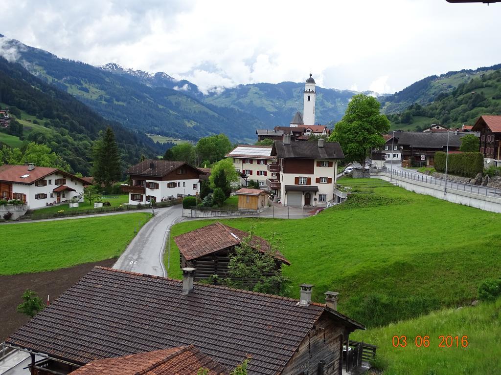 Hotel Old-Jnn Saas im Prattigau Quarto foto