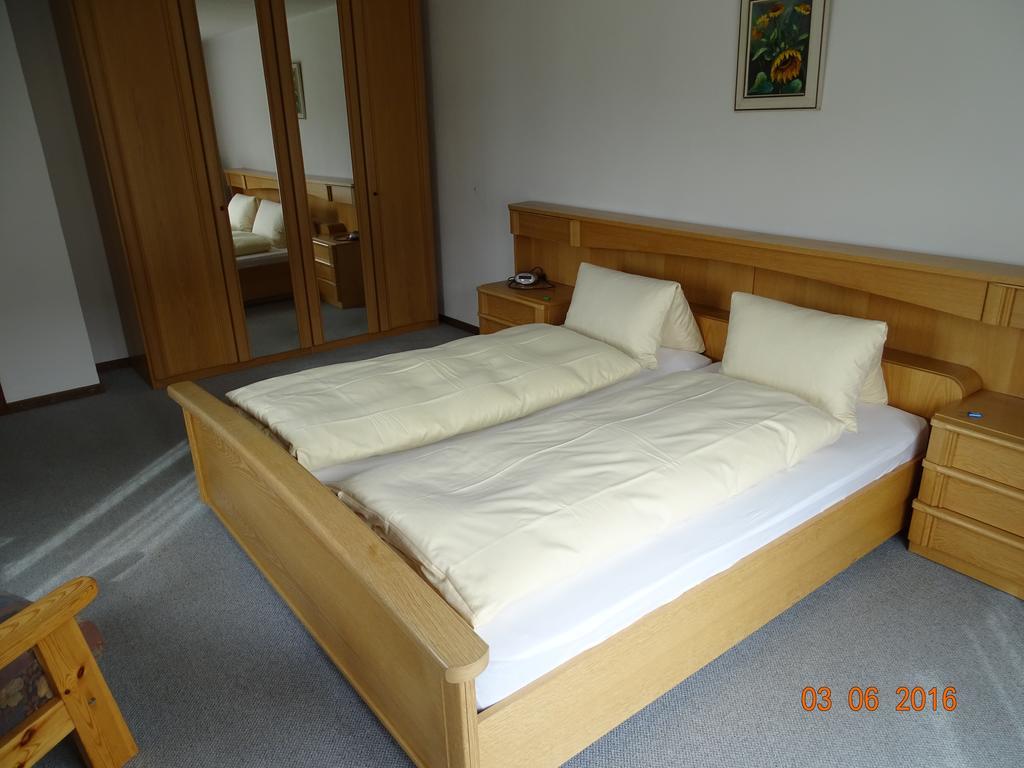 Hotel Old-Jnn Saas im Prattigau Quarto foto