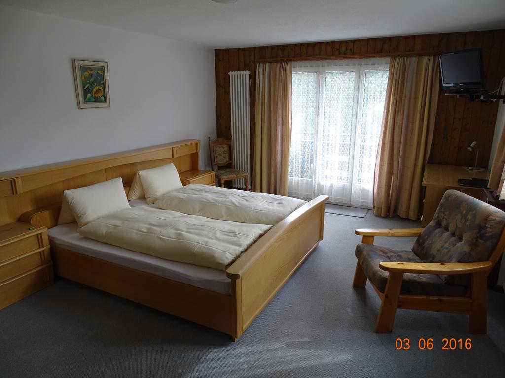 Hotel Old-Jnn Saas im Prattigau Quarto foto