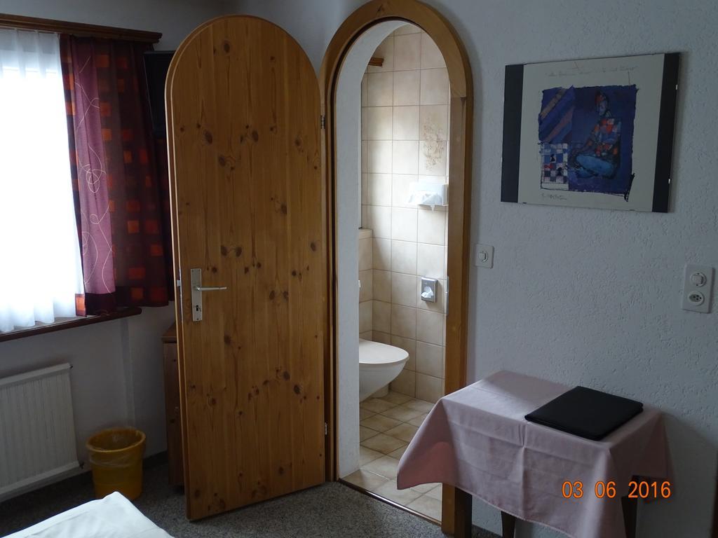 Hotel Old-Jnn Saas im Prattigau Quarto foto
